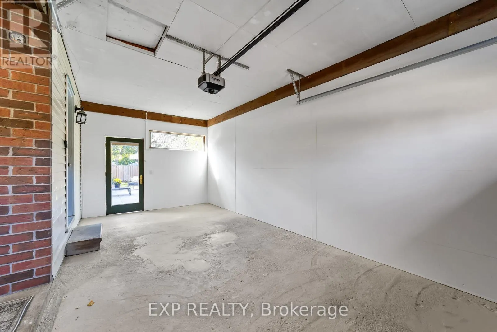 29 DUNSFORD CRESCENT