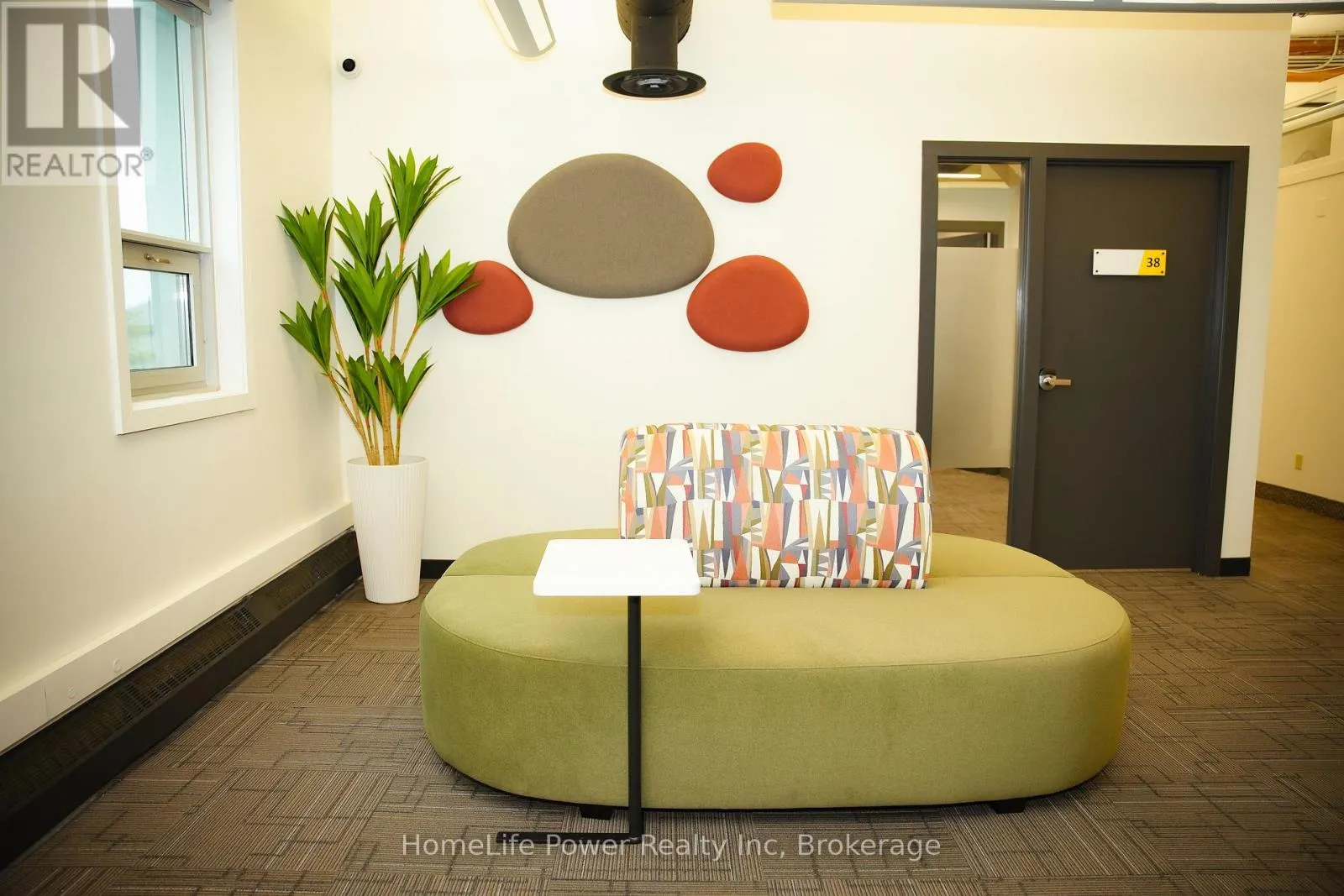 300 - 23 - 72 VICTORIA STREET S, #300 - 23