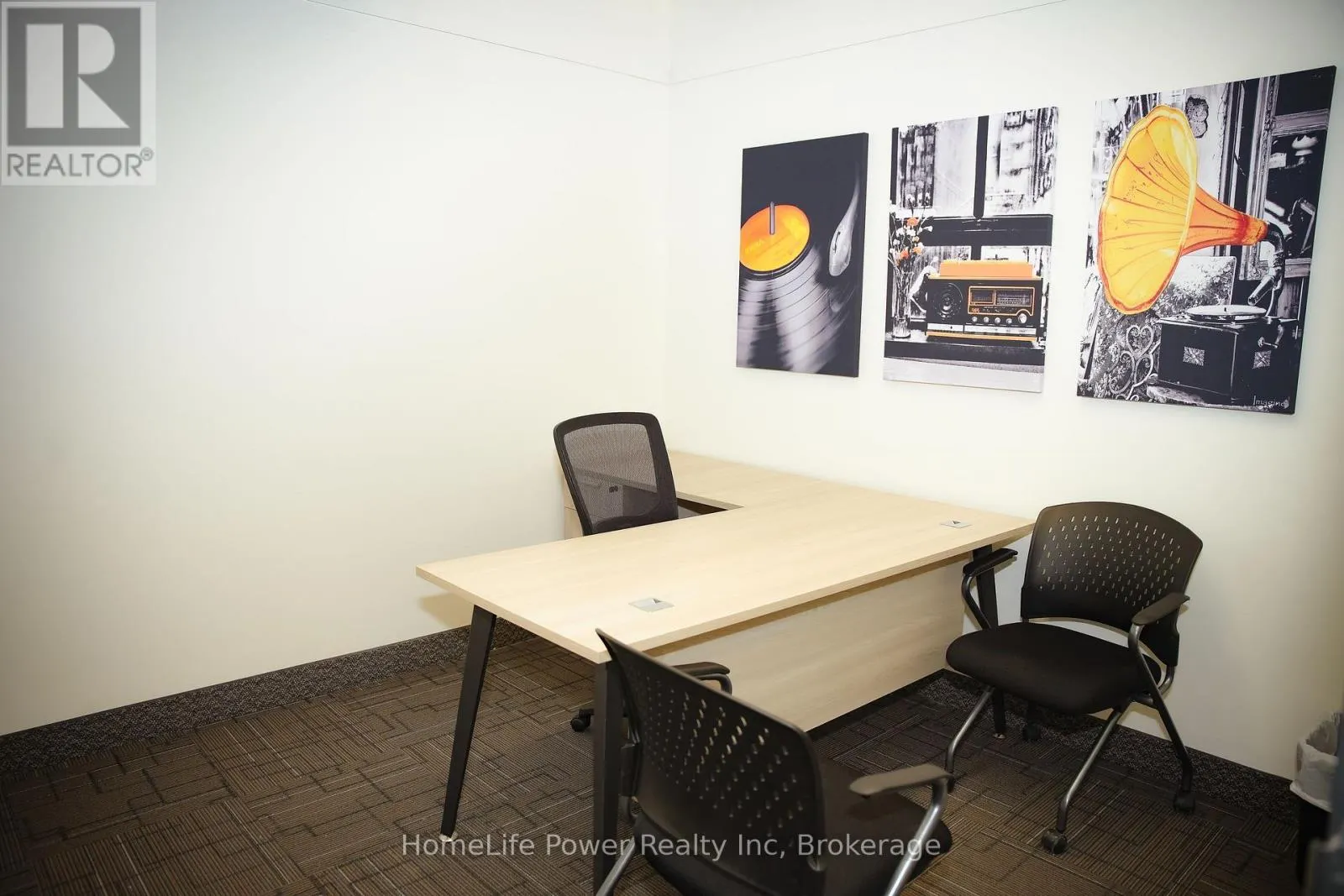 300 - 23 - 72 VICTORIA STREET S, #300 - 23