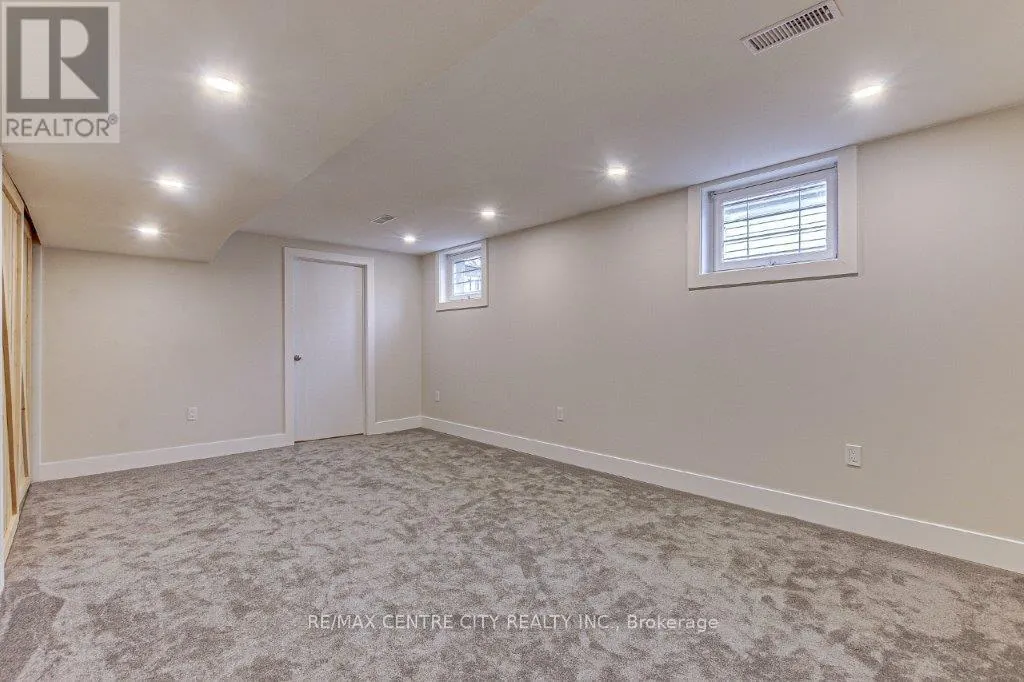 109 BALACLAVA STREET