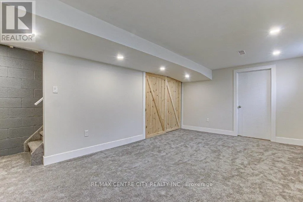 109 BALACLAVA STREET