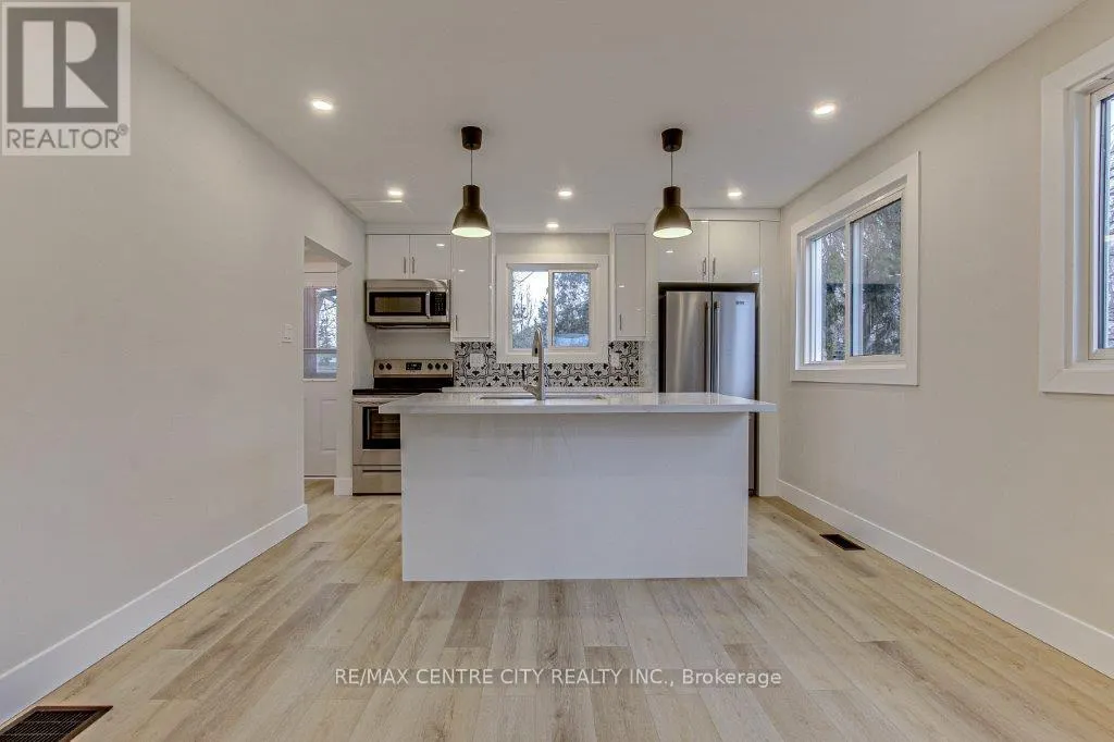 109 BALACLAVA STREET