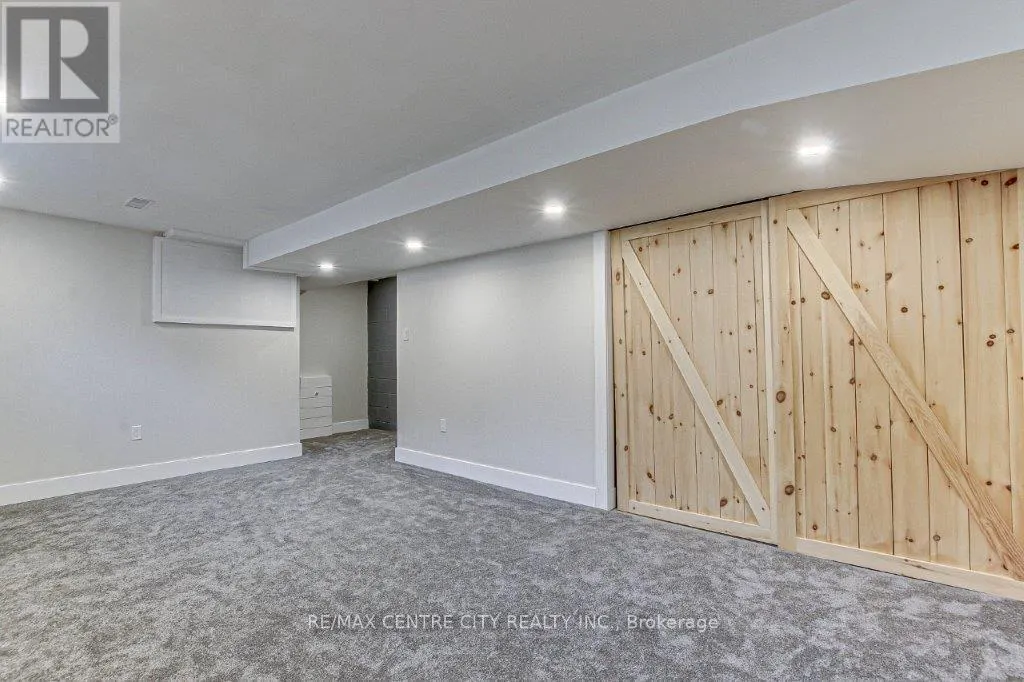 109 BALACLAVA STREET