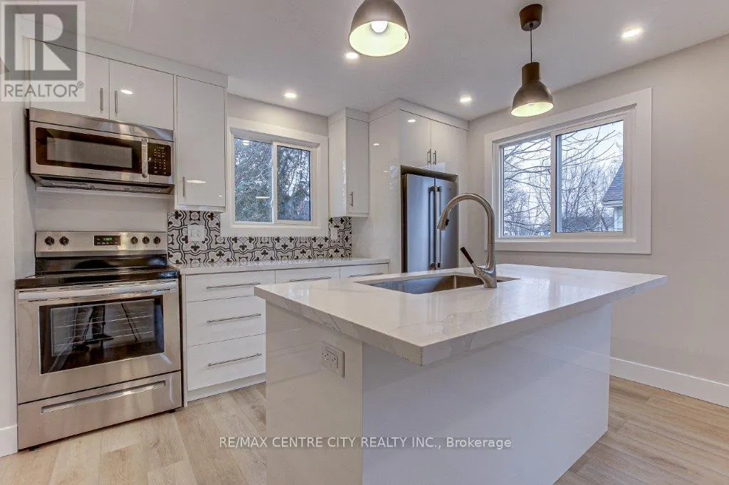 109 BALACLAVA STREET