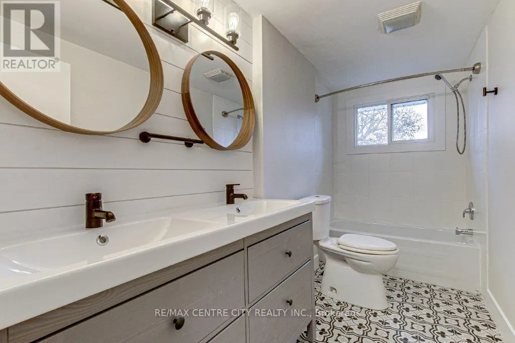 109 BALACLAVA STREET