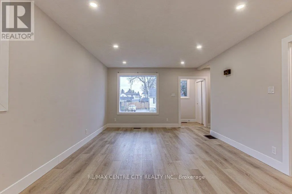 109 BALACLAVA STREET