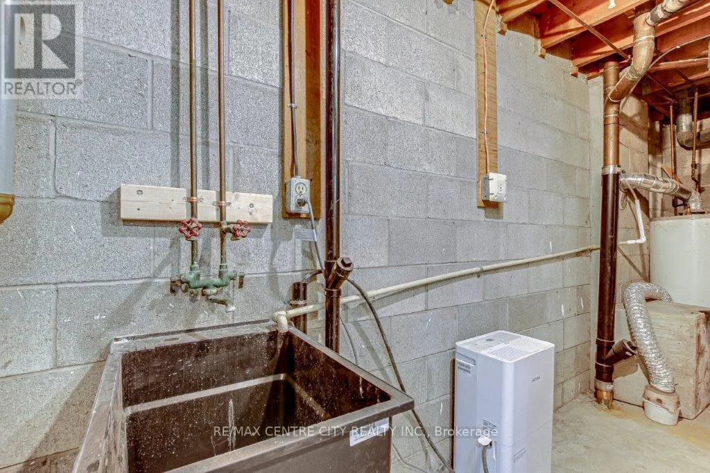 109 BALACLAVA STREET