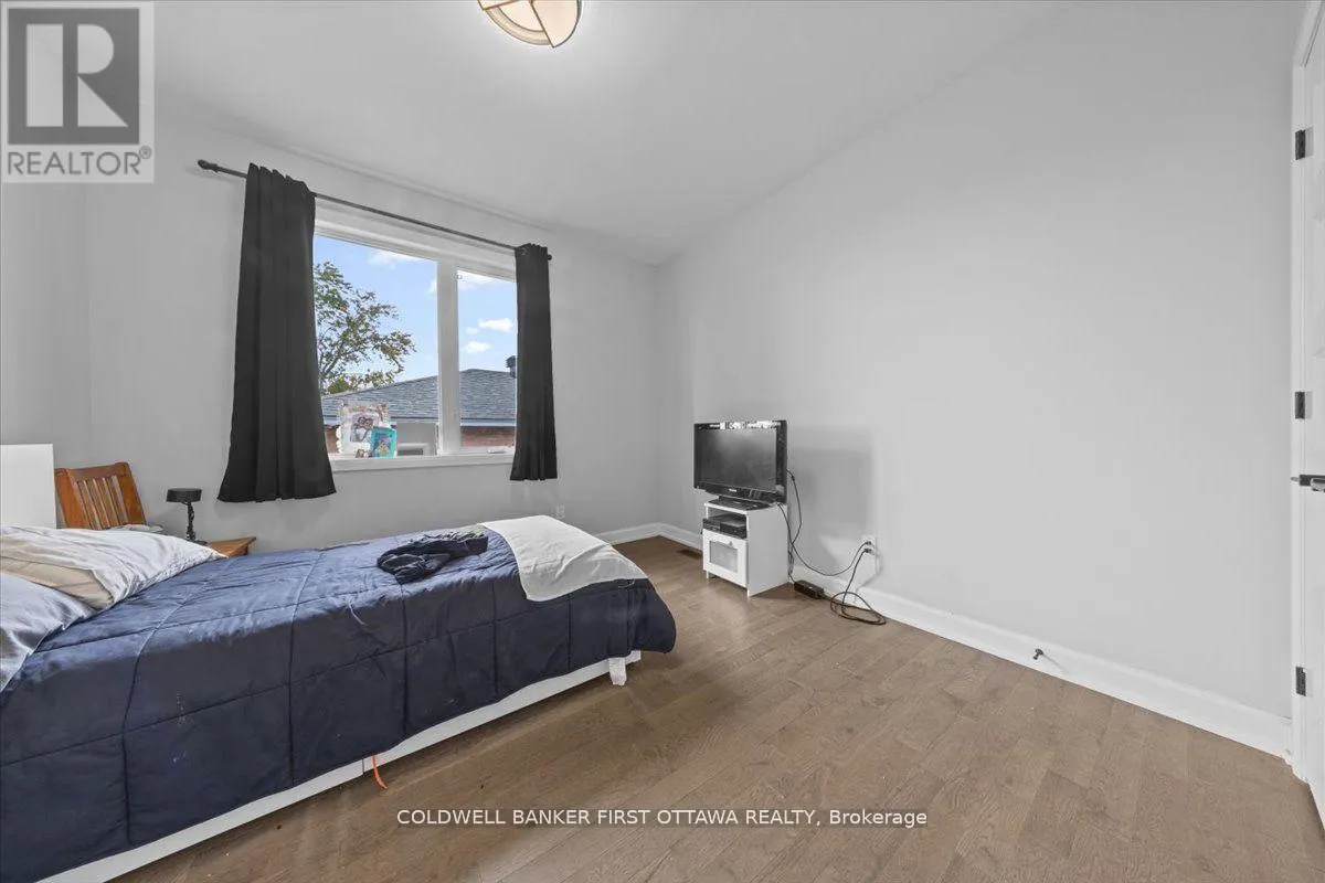 562 QUEEN MARY STREET