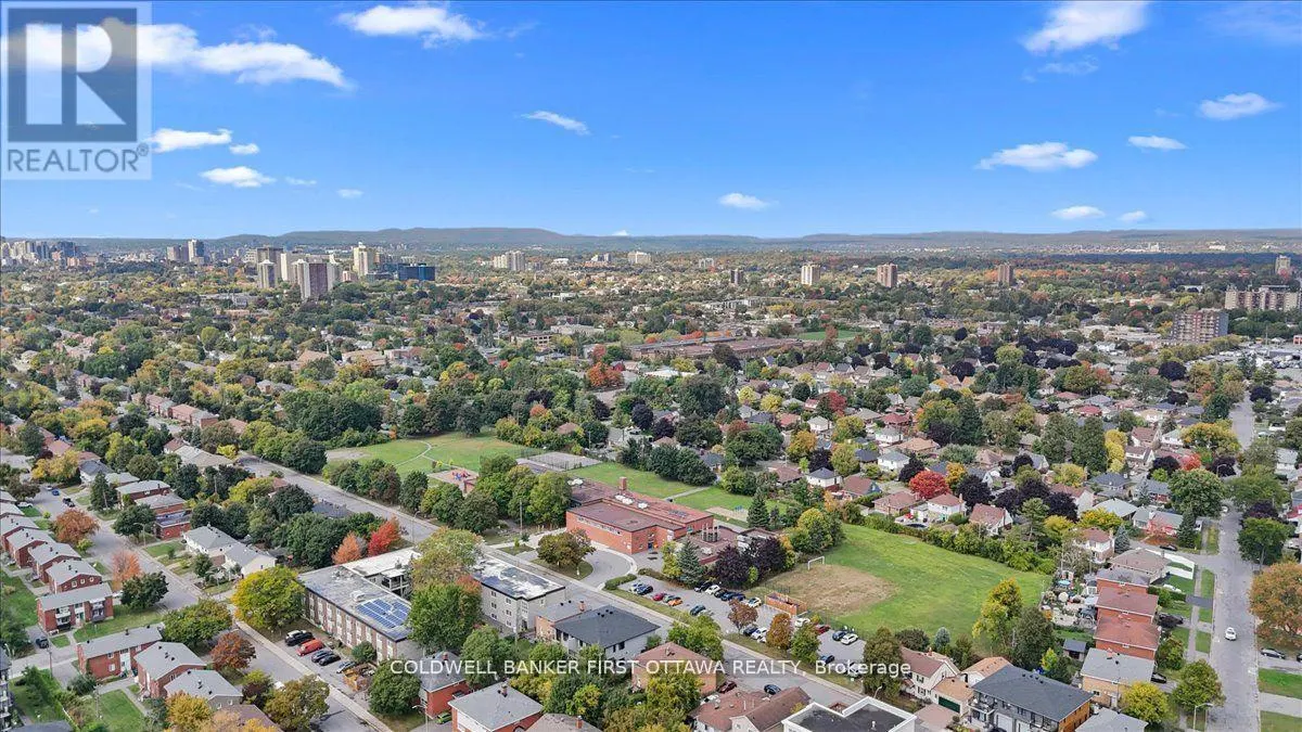 562 QUEEN MARY STREET