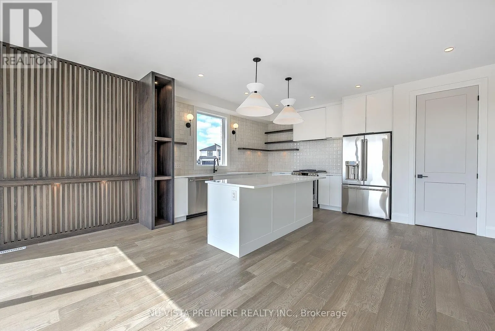 6517 HEATHWOODS AVENUE