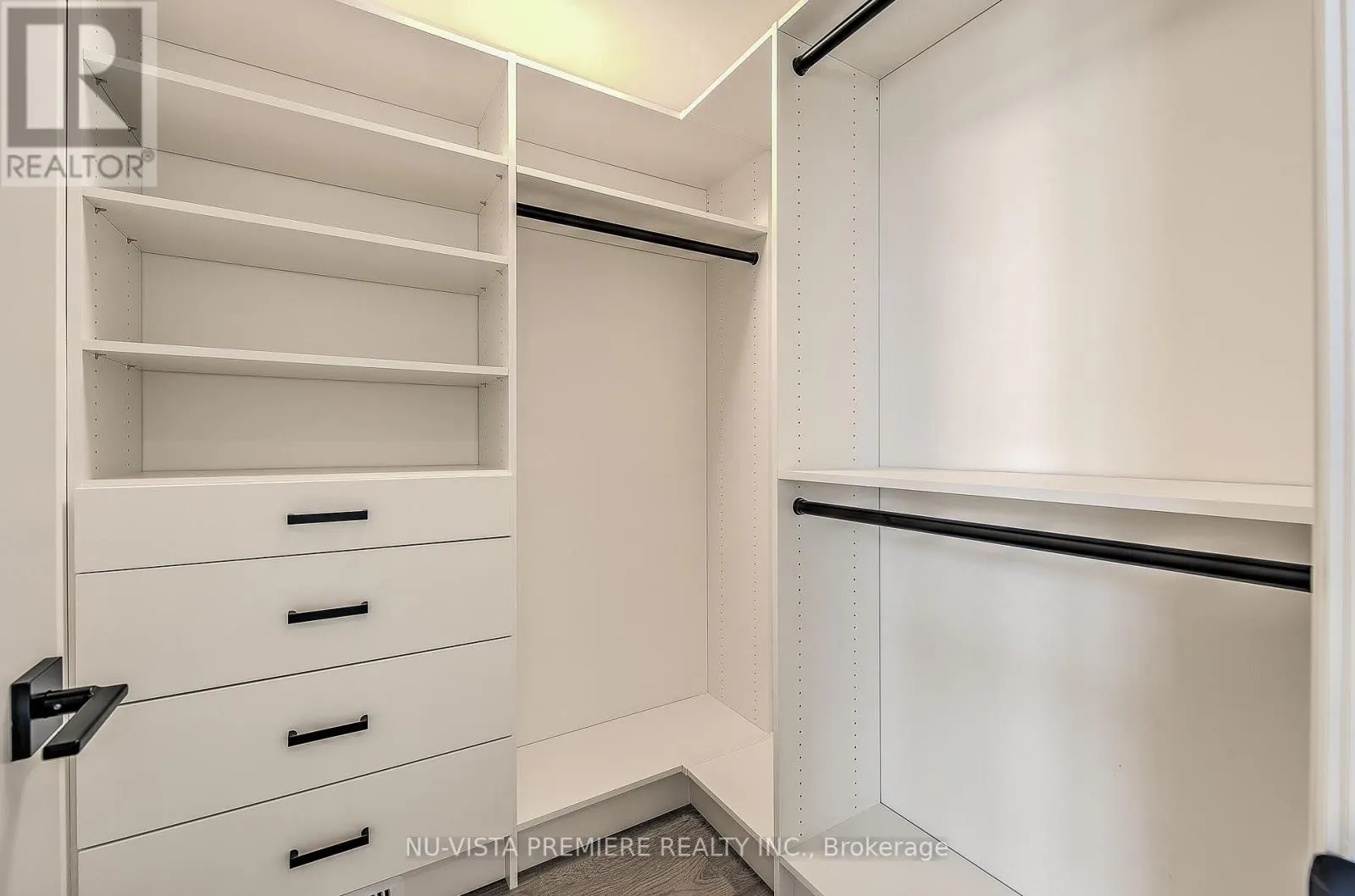 6517 HEATHWOODS AVENUE