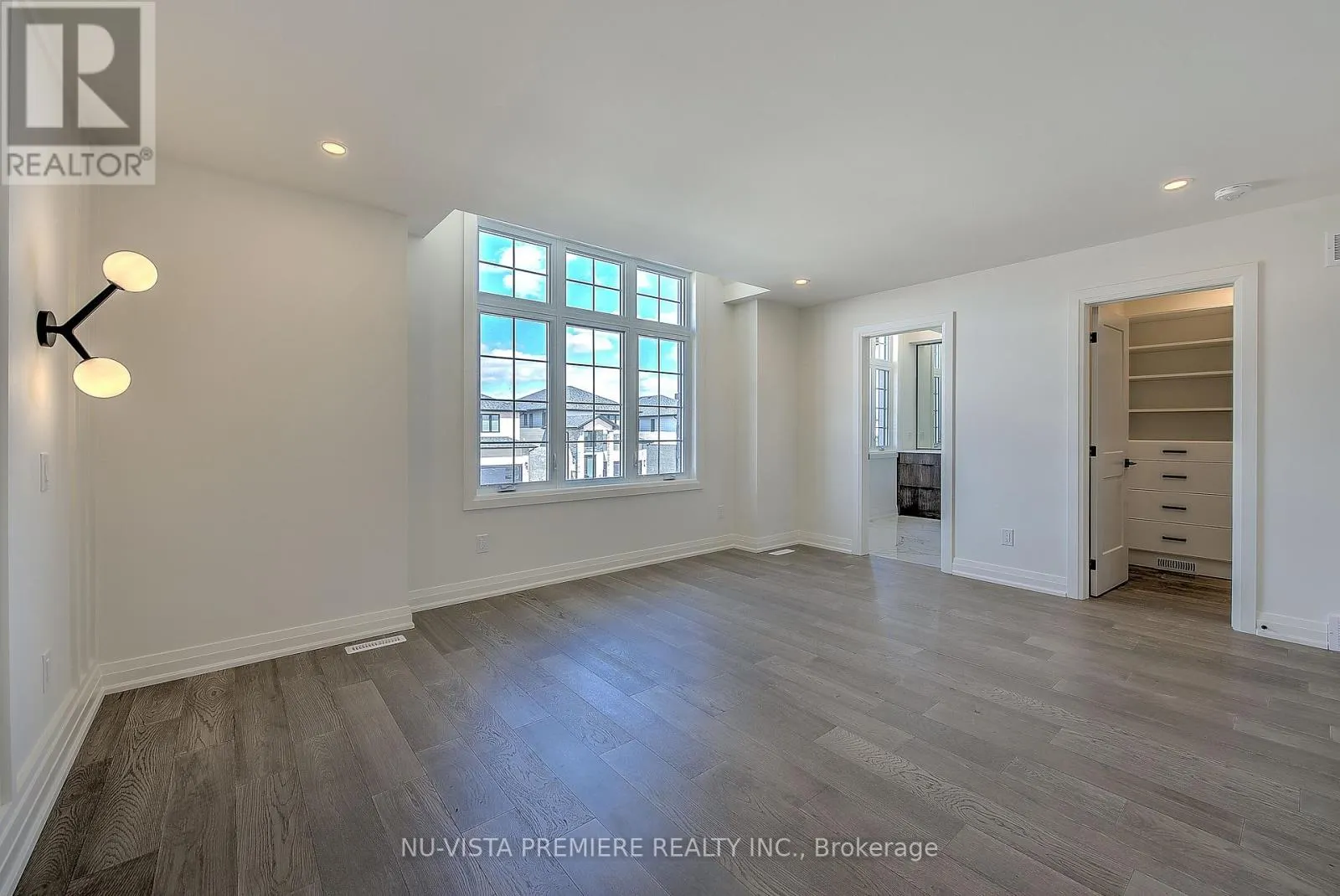 6517 HEATHWOODS AVENUE