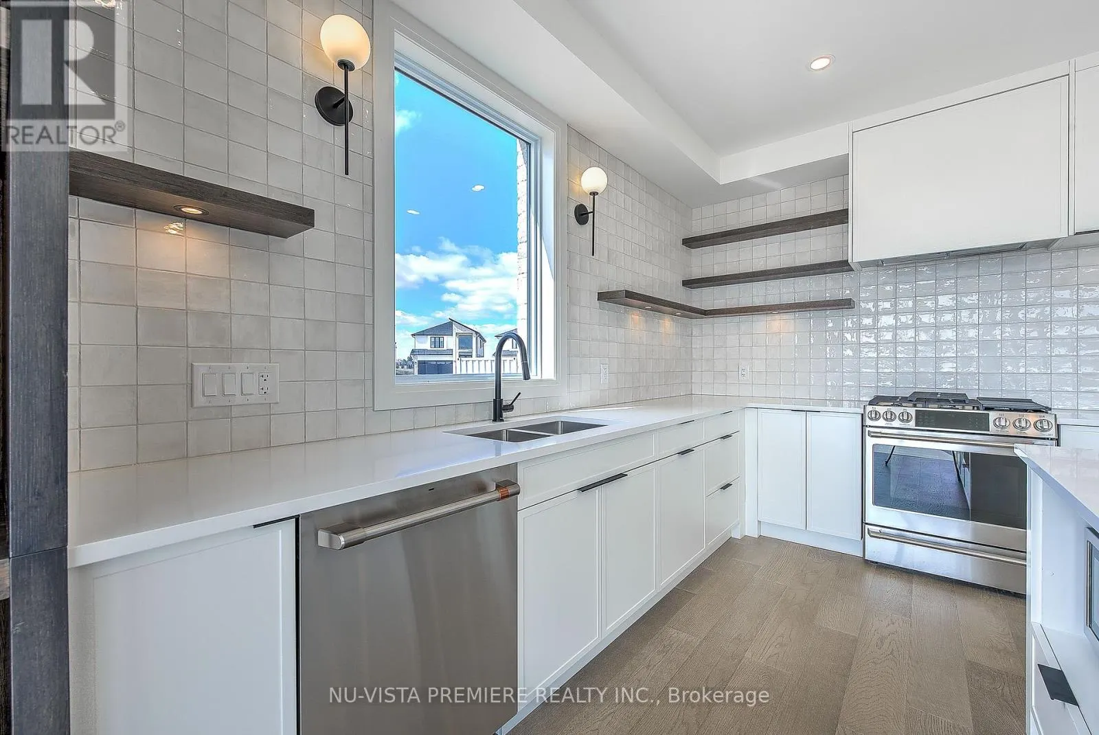 6517 HEATHWOODS AVENUE