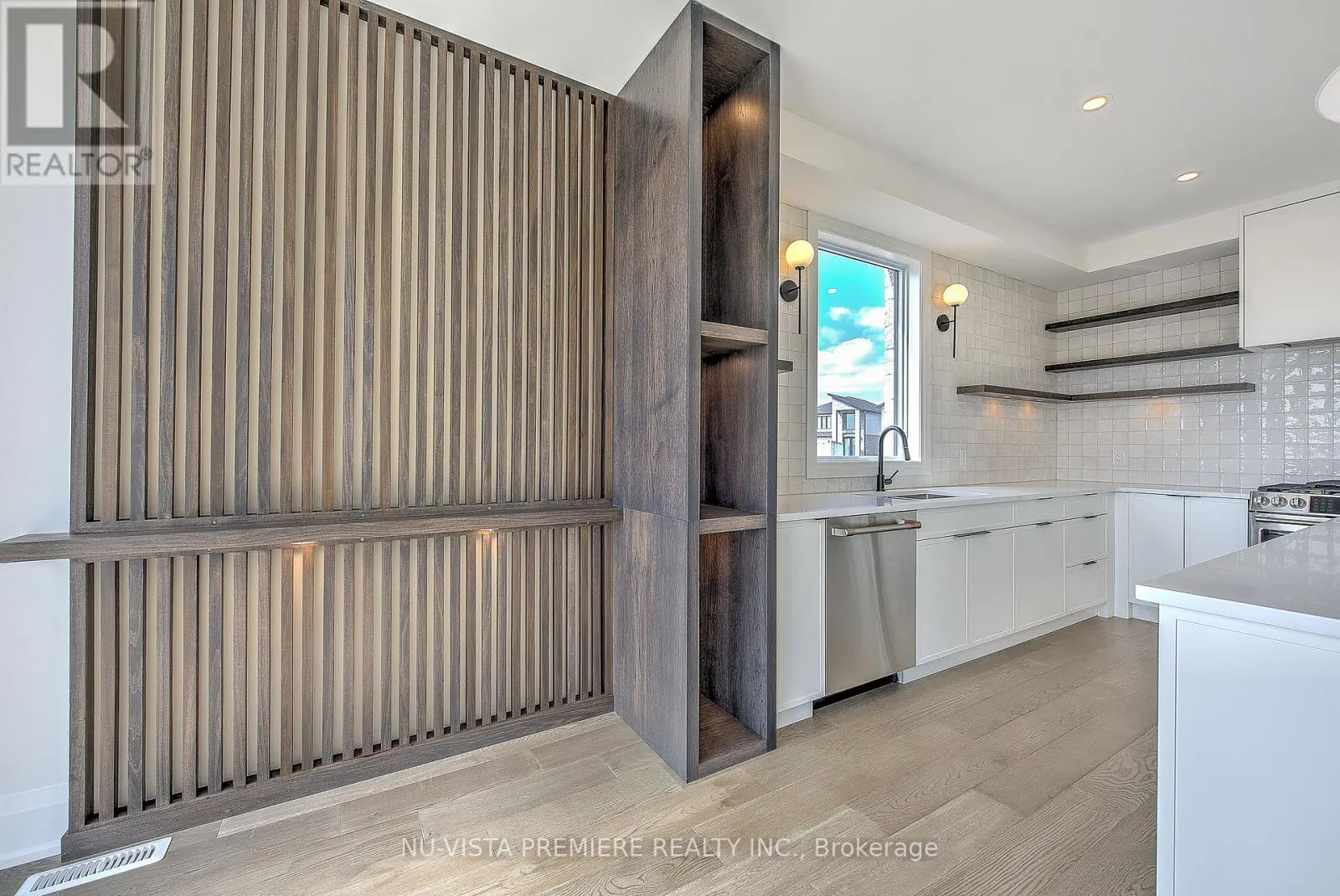 6517 HEATHWOODS AVENUE