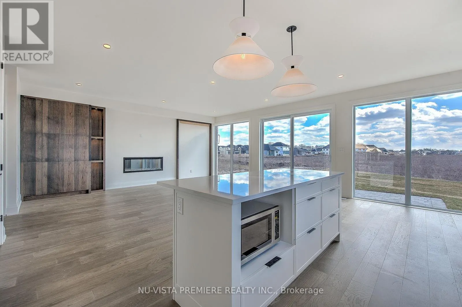 6517 HEATHWOODS AVENUE