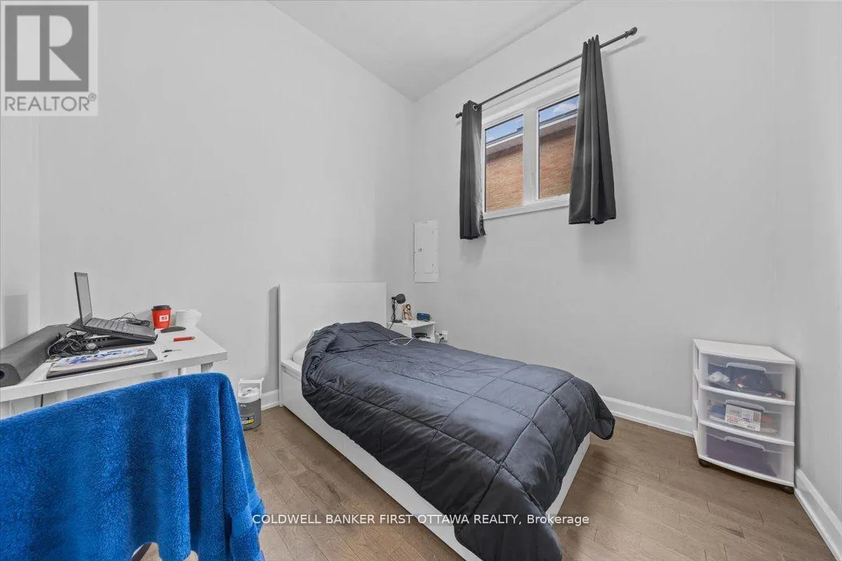 562 QUEEN MARY STREET