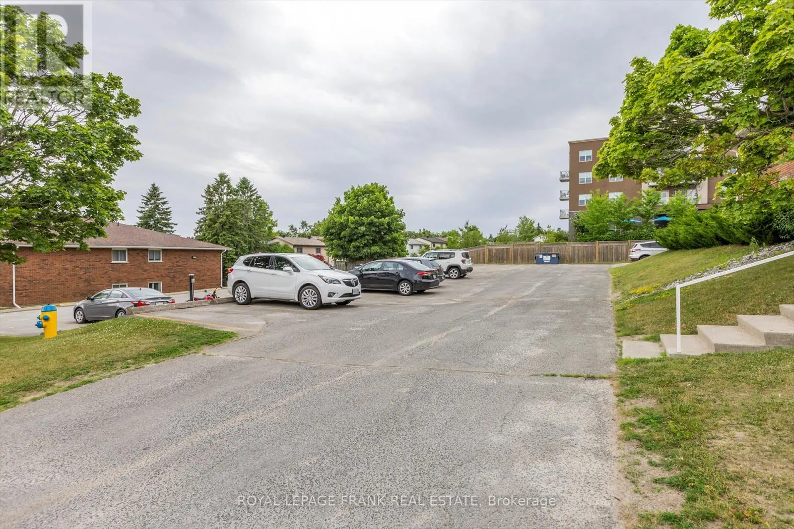 201 - 2406 MOUNTLAND DRIVE, #201