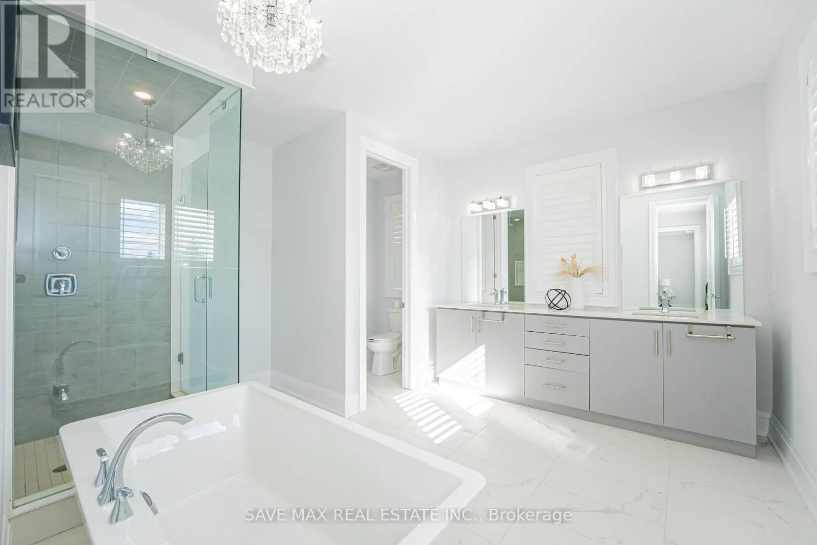 1250 UPPER THAMES DRIVE