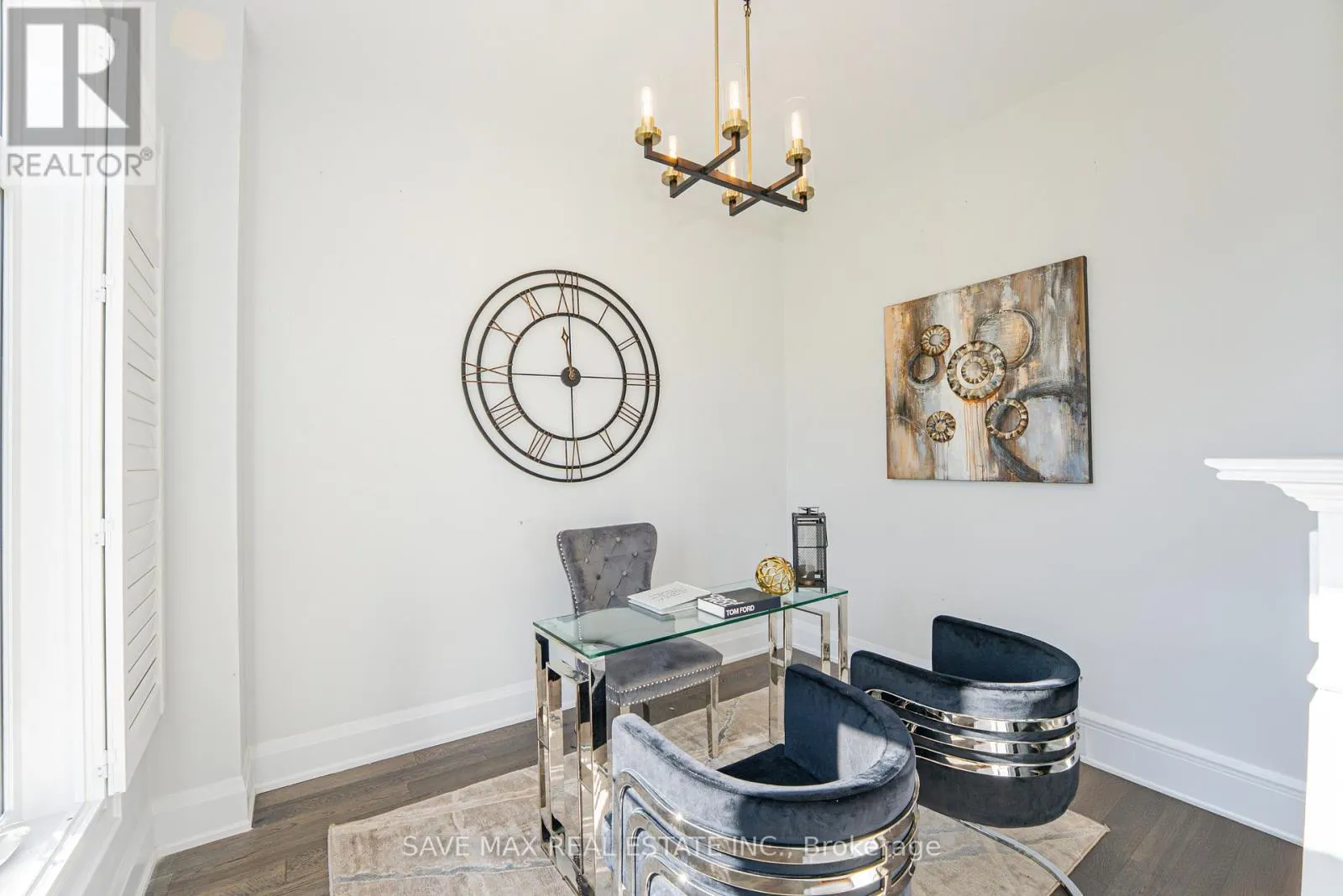 1250 UPPER THAMES DRIVE