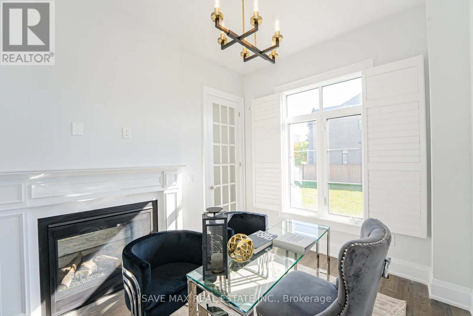 1250 UPPER THAMES DRIVE