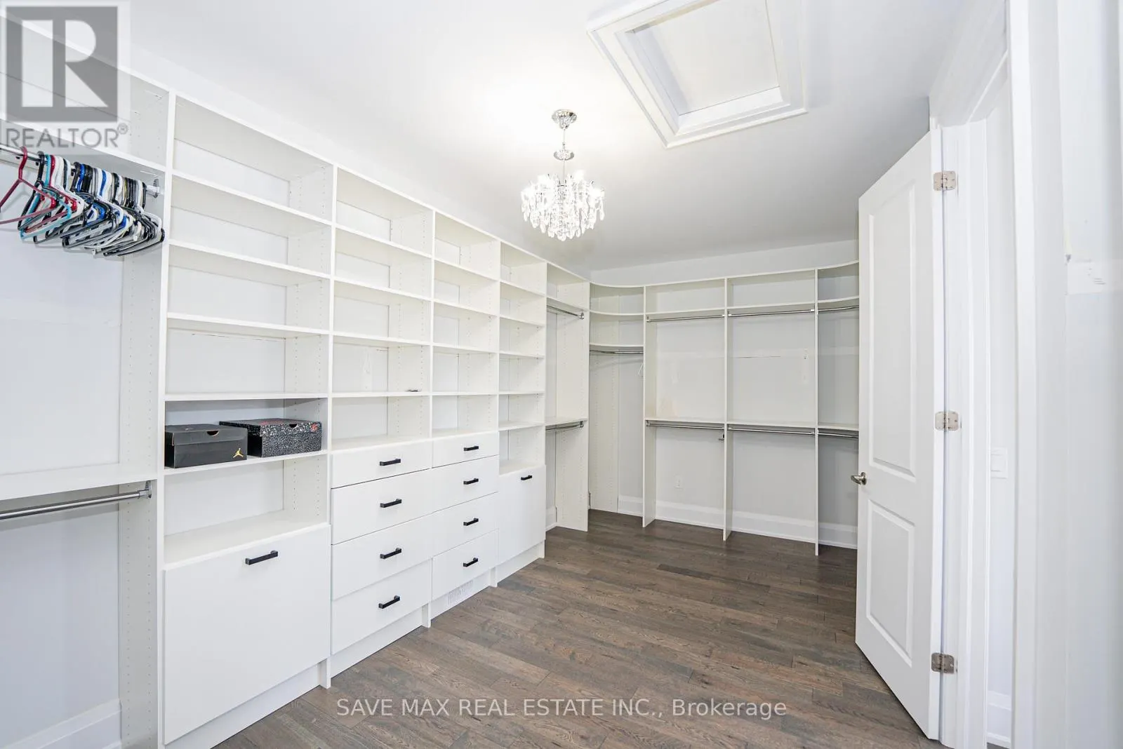 1250 UPPER THAMES DRIVE