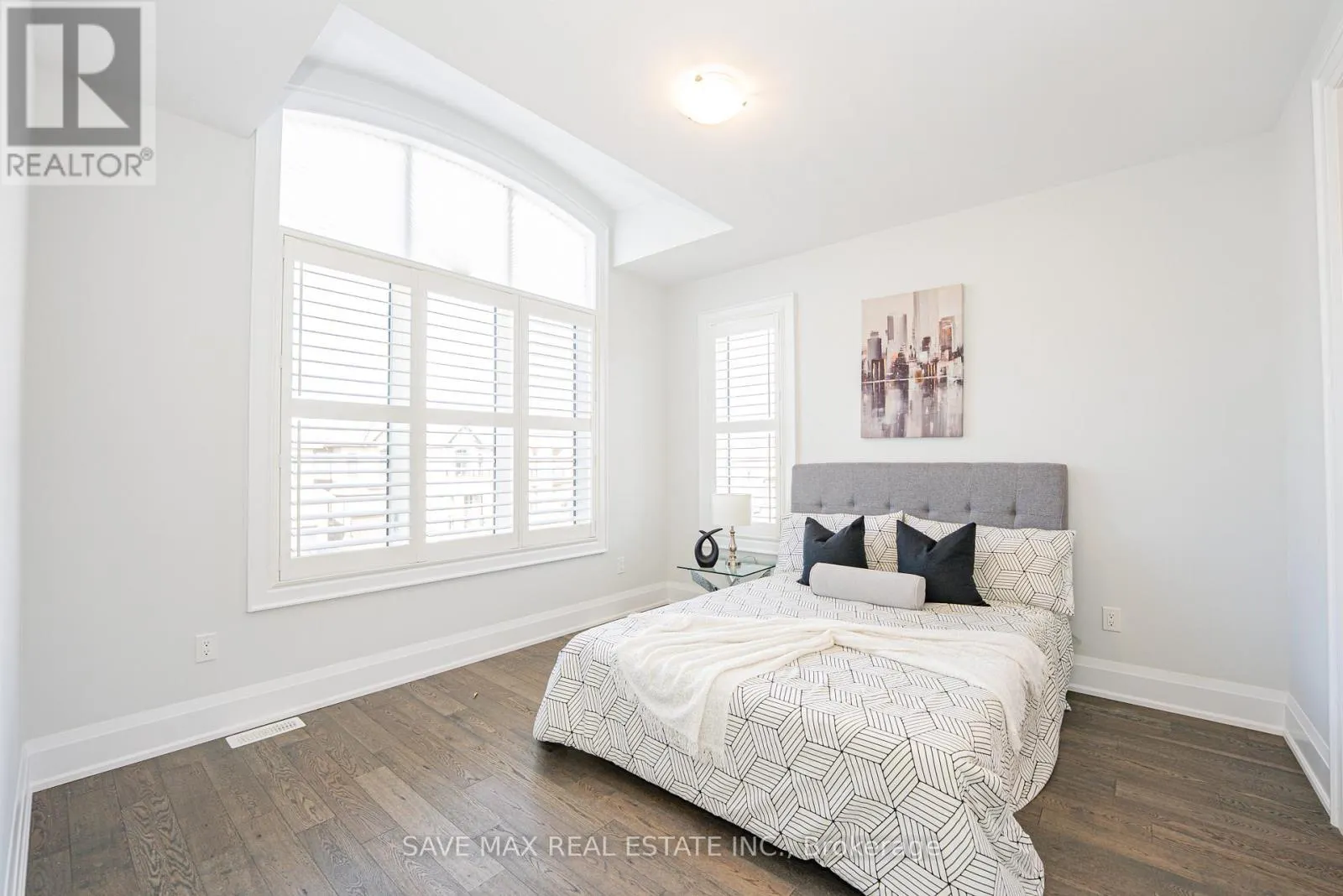 1250 UPPER THAMES DRIVE