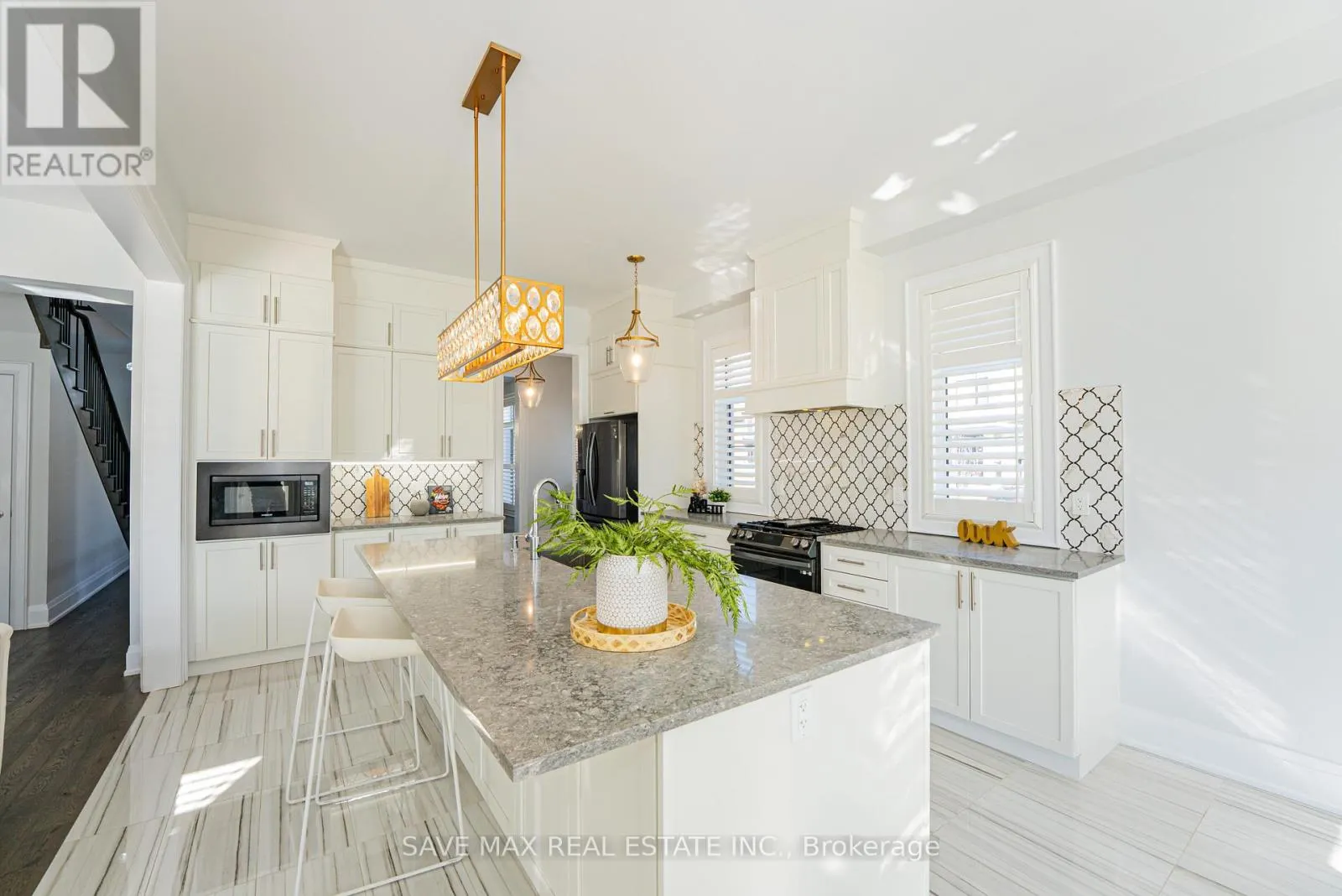 1250 UPPER THAMES DRIVE