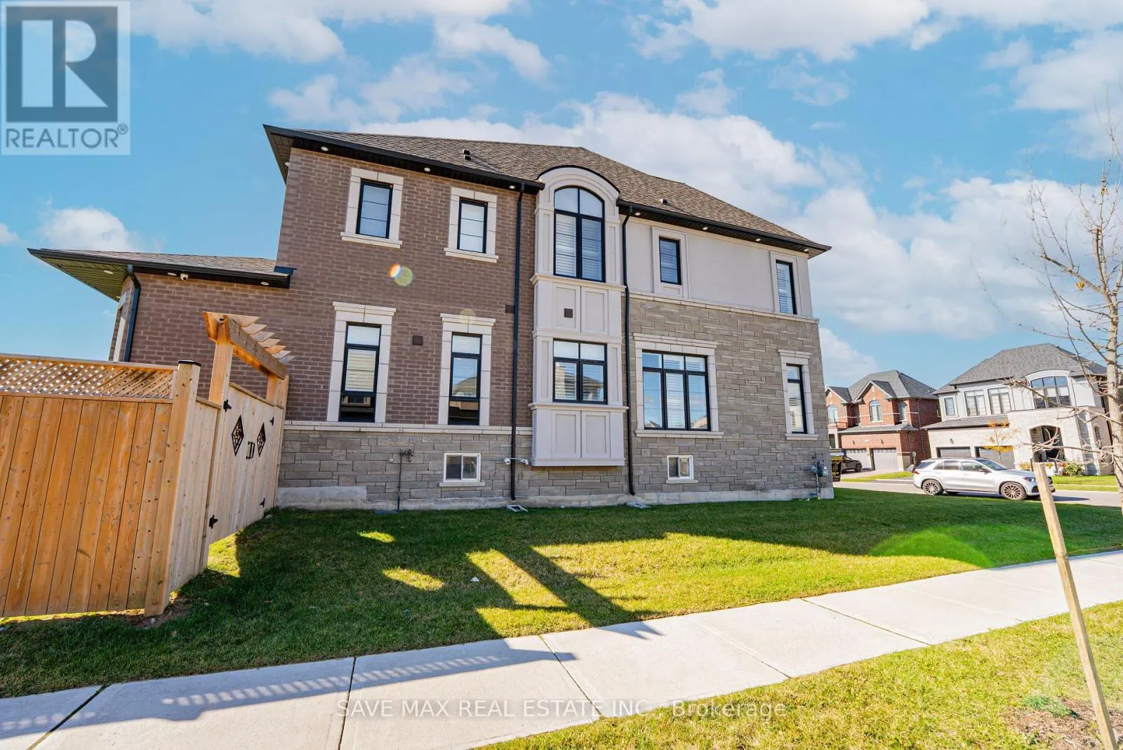 1250 UPPER THAMES DRIVE