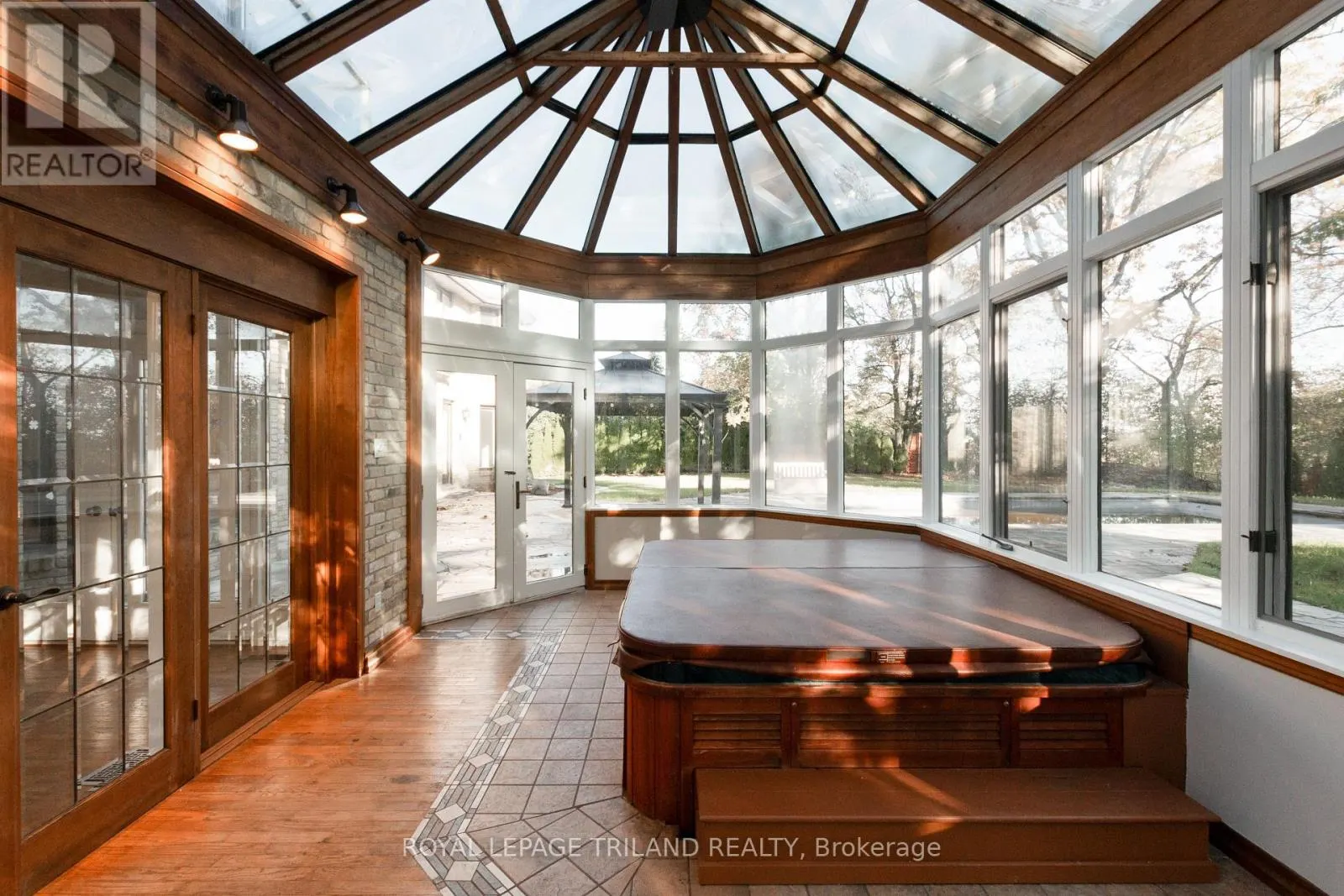 700 WESTMOUNT HILLS DRIVE