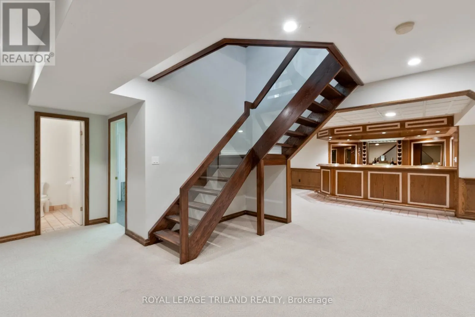 700 WESTMOUNT HILLS DRIVE