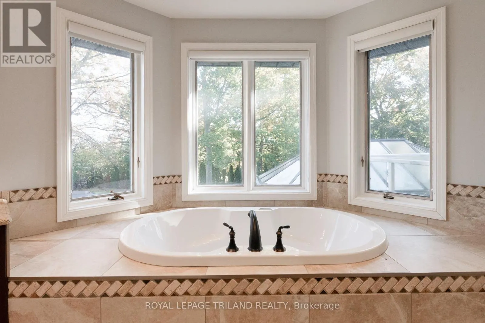 700 WESTMOUNT HILLS DRIVE