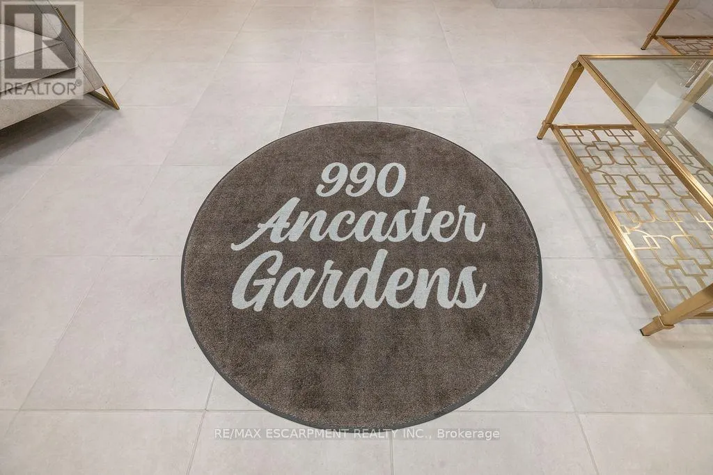 202 - 990 GOLF LINKS ROAD