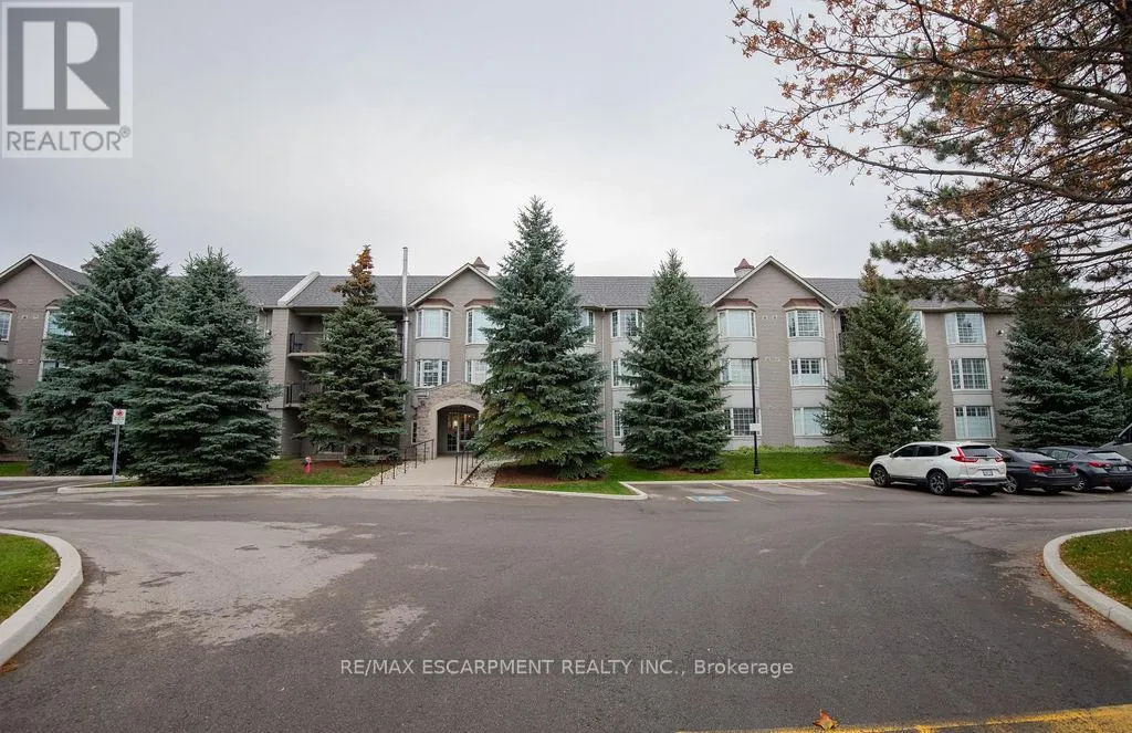 202 - 990 GOLF LINKS ROAD