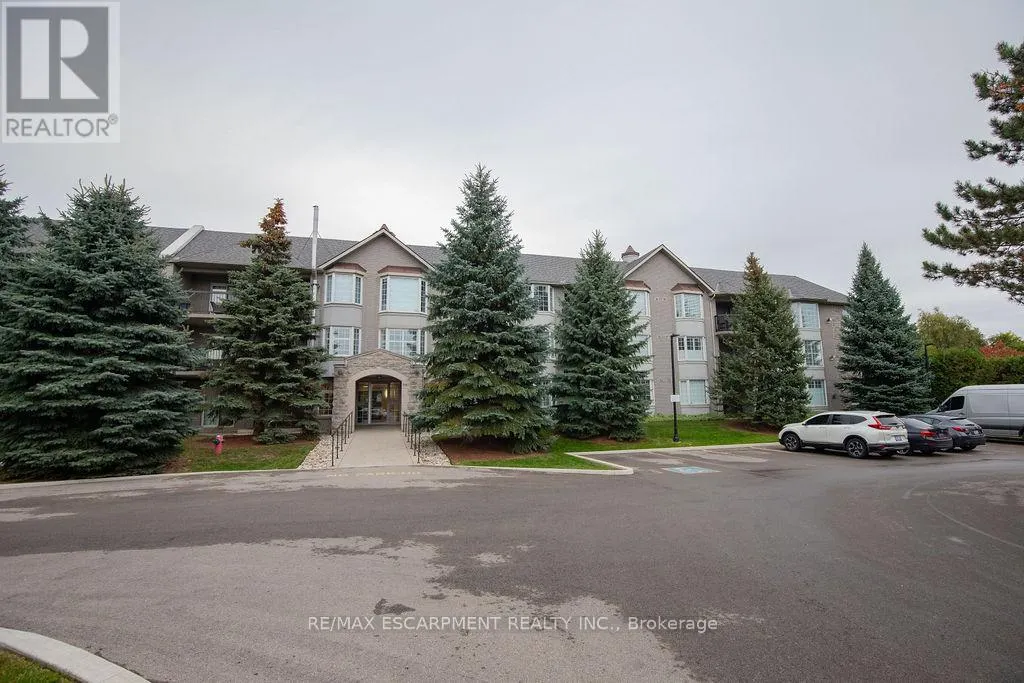 202 - 990 GOLF LINKS ROAD