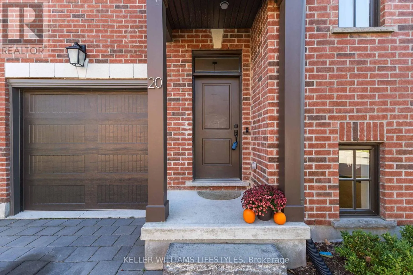 20 - 555 SUNNINGDALE ROAD E, #20