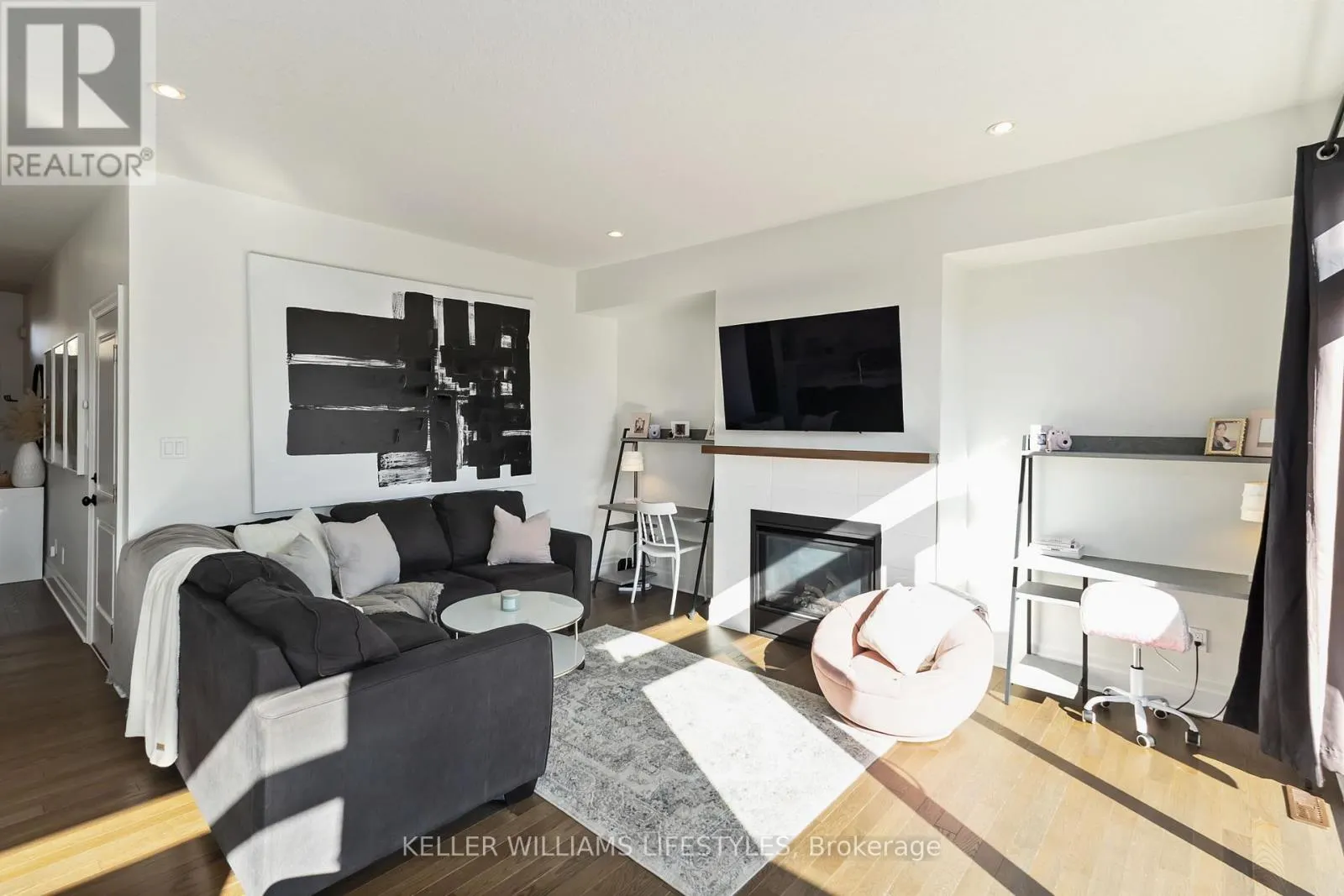 20 - 555 SUNNINGDALE ROAD E, #20