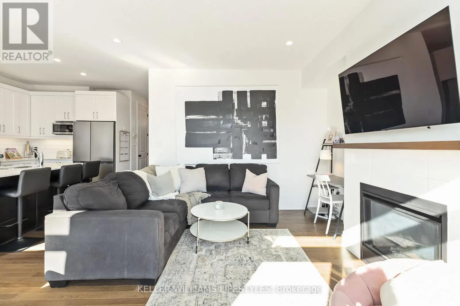 20 - 555 SUNNINGDALE ROAD E, #20