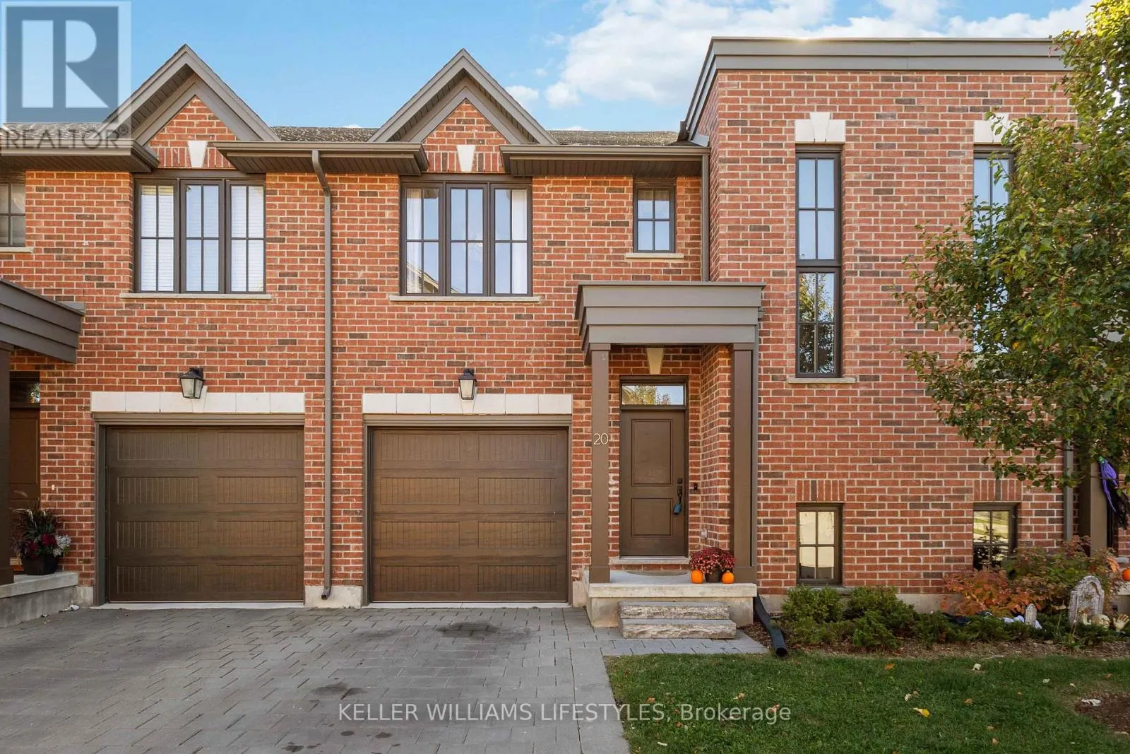 20 - 555 SUNNINGDALE ROAD E, #20