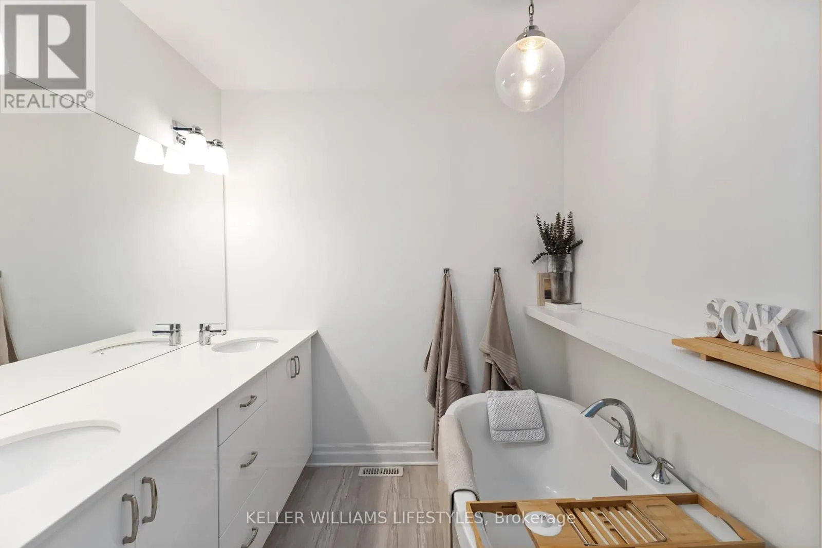 20 - 555 SUNNINGDALE ROAD E, #20