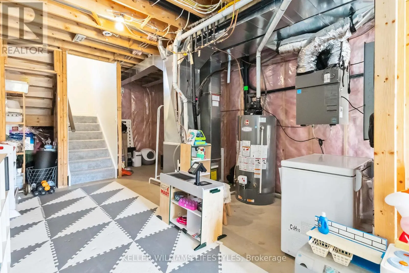 20 - 555 SUNNINGDALE ROAD E, #20