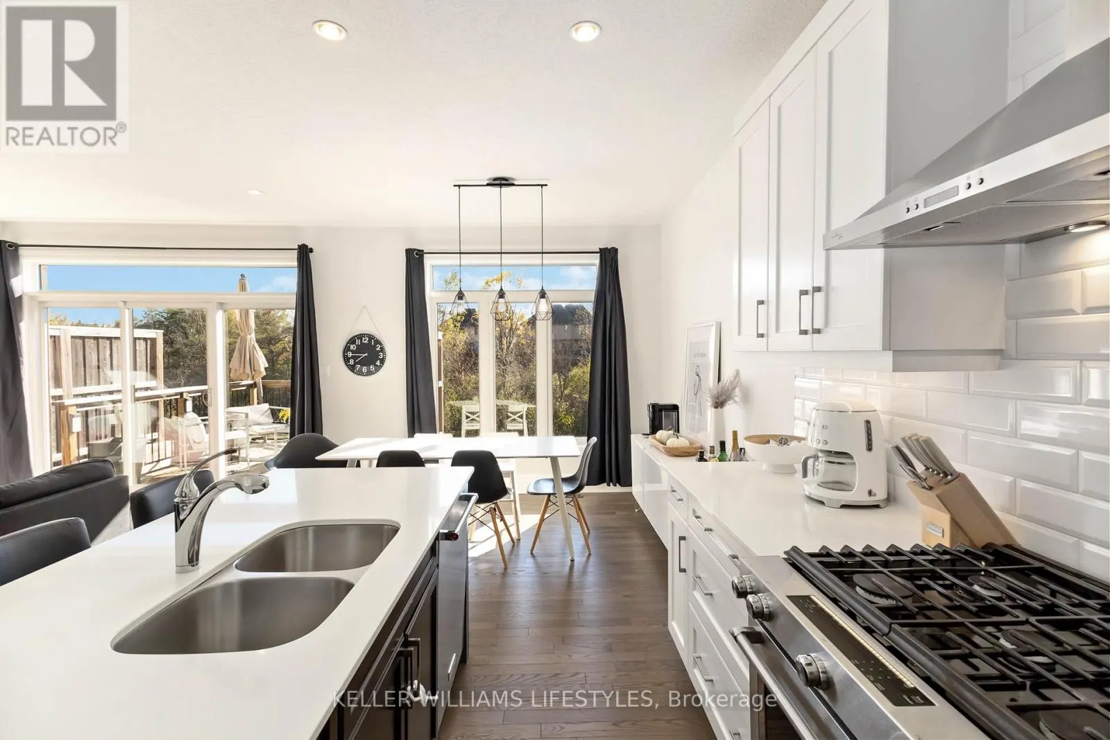 20 - 555 SUNNINGDALE ROAD E, #20