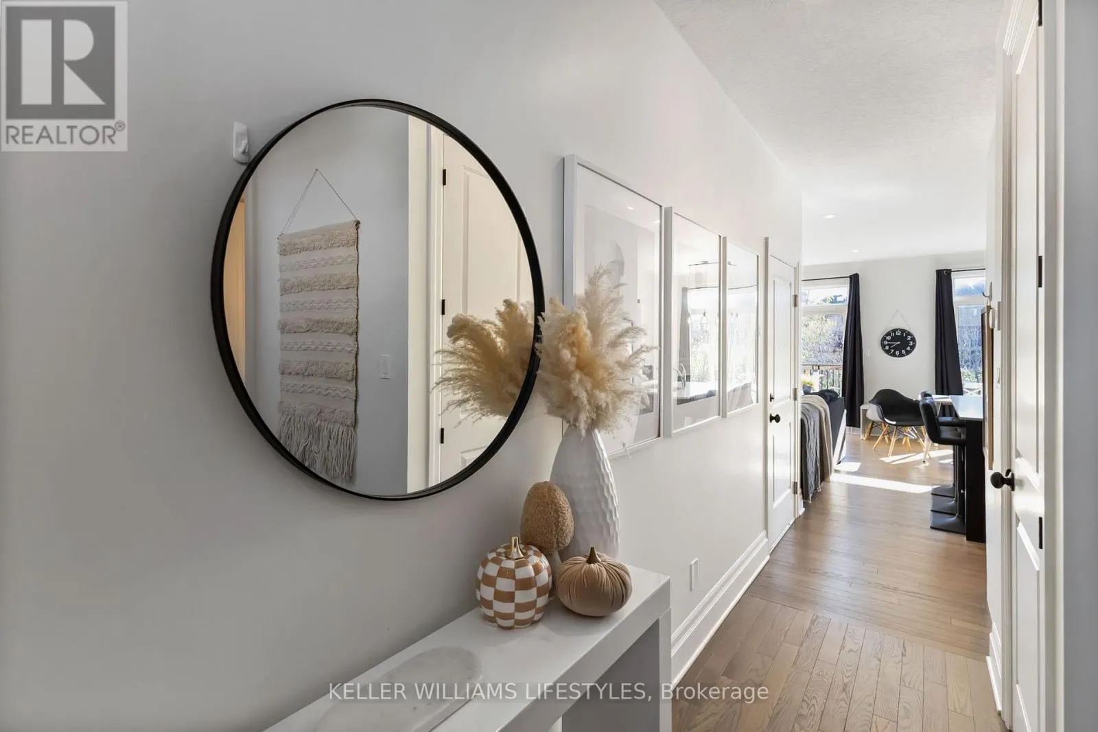 20 - 555 SUNNINGDALE ROAD E, #20