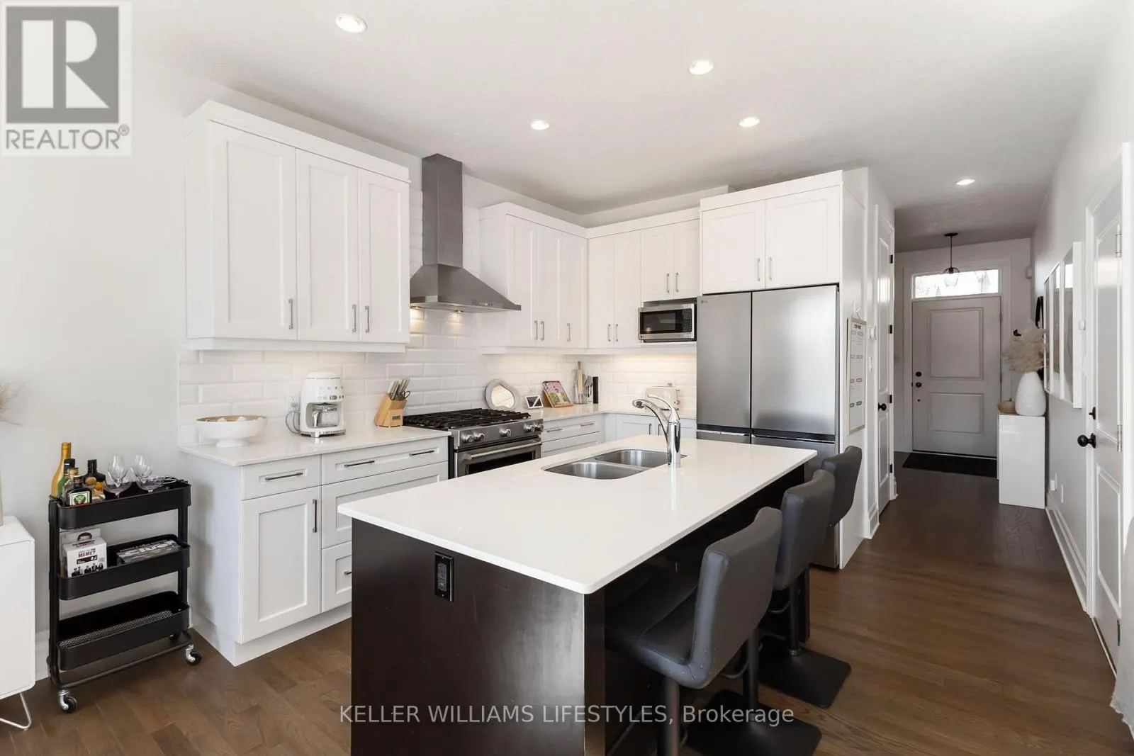 20 - 555 SUNNINGDALE ROAD E, #20