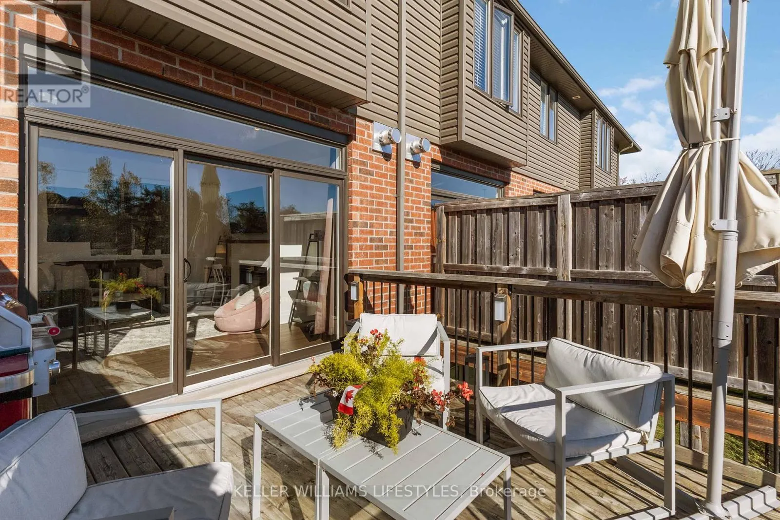 20 - 555 SUNNINGDALE ROAD E, #20