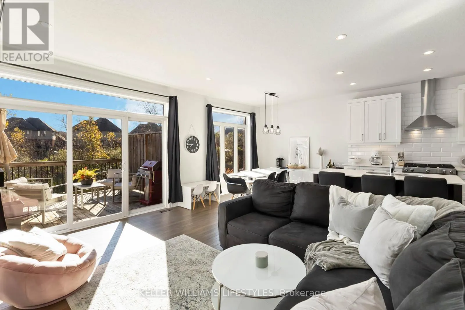 20 - 555 SUNNINGDALE ROAD E, #20