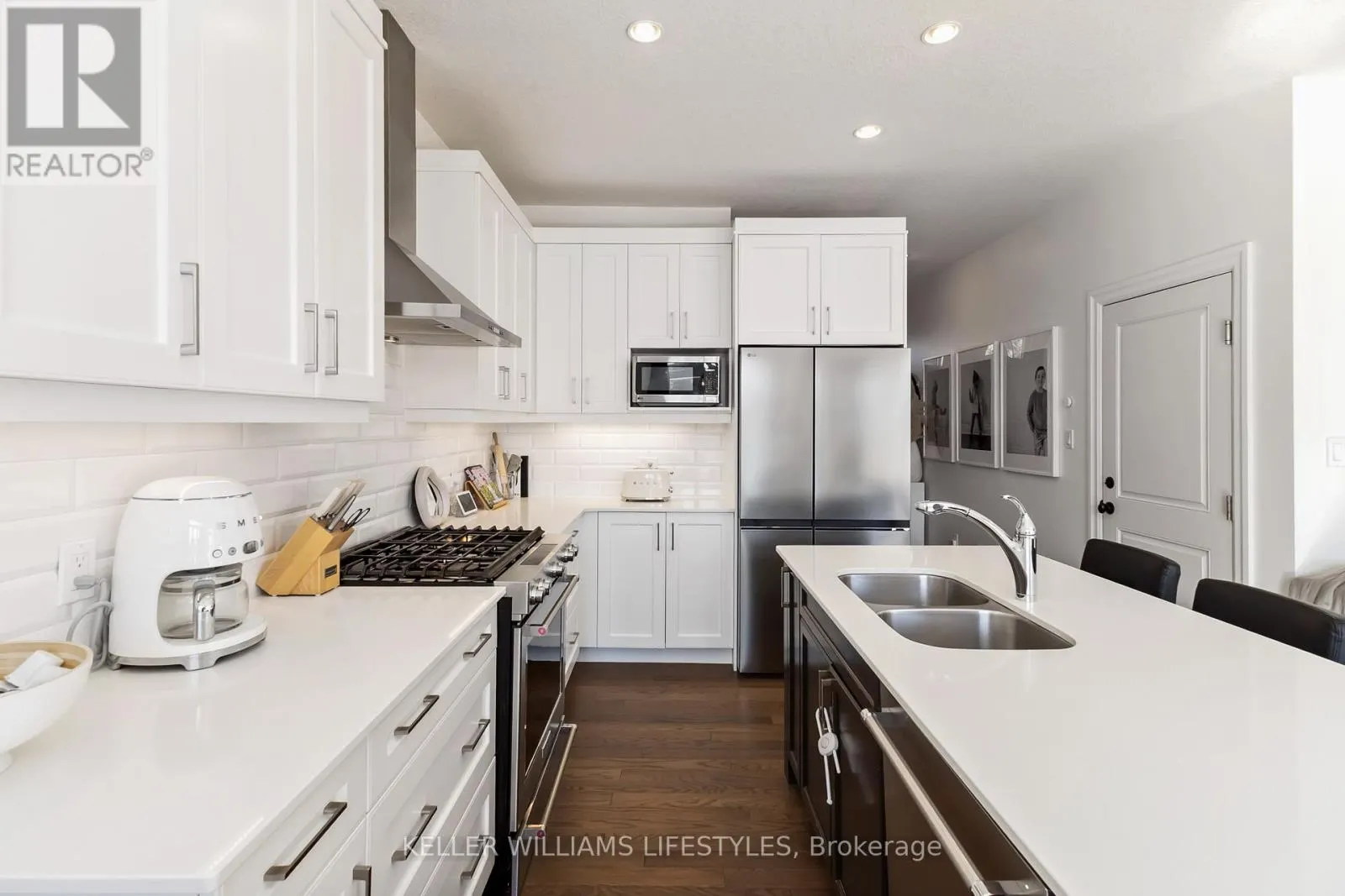 20 - 555 SUNNINGDALE ROAD E, #20