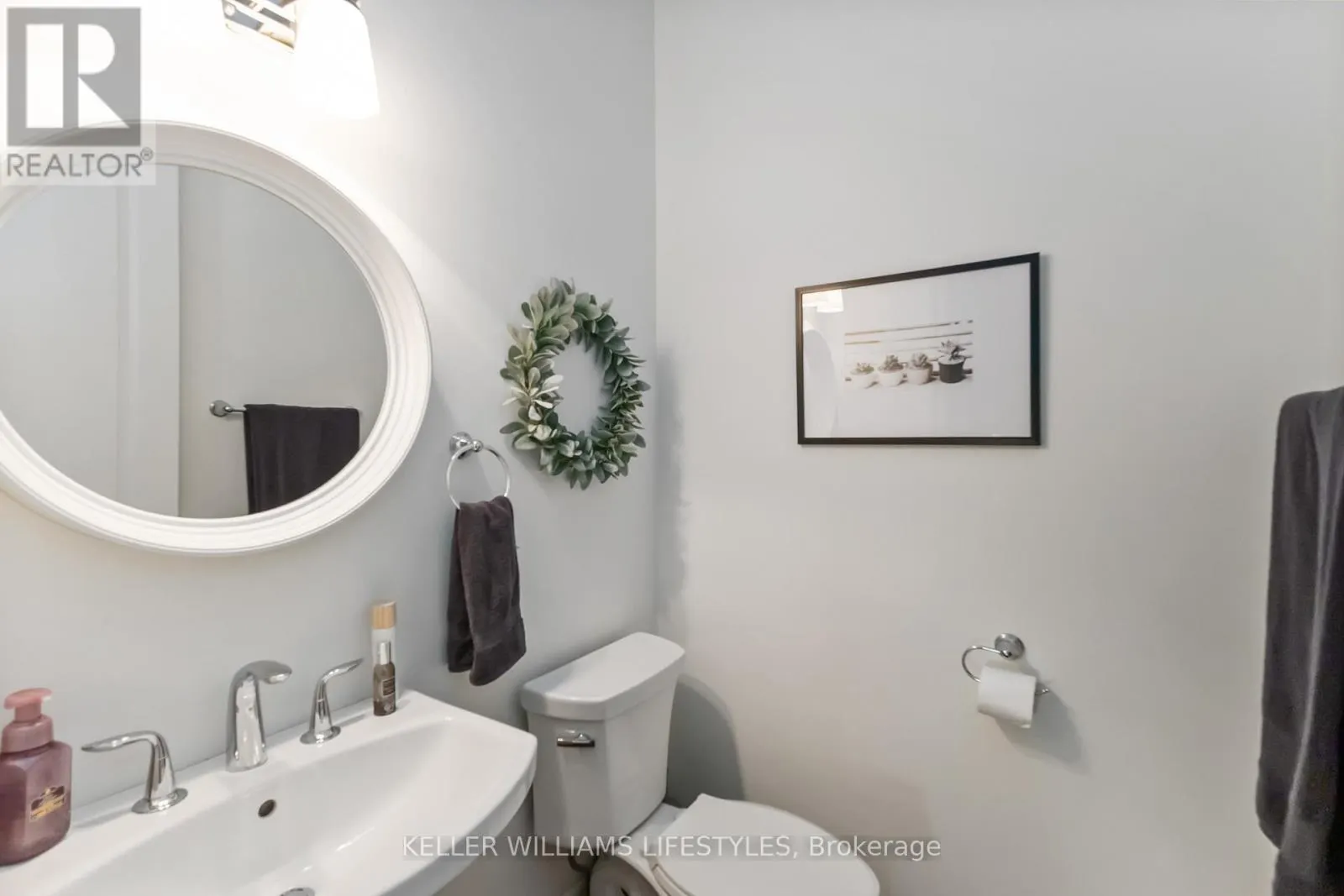 20 - 555 SUNNINGDALE ROAD E, #20