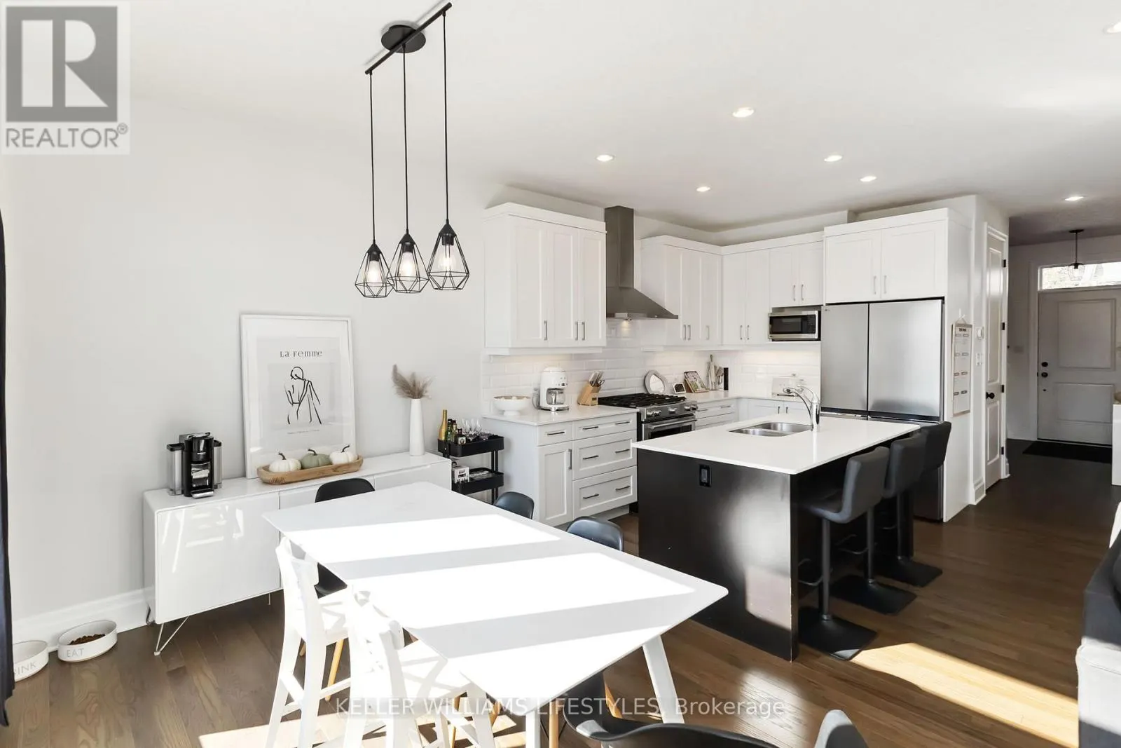 20 - 555 SUNNINGDALE ROAD E, #20