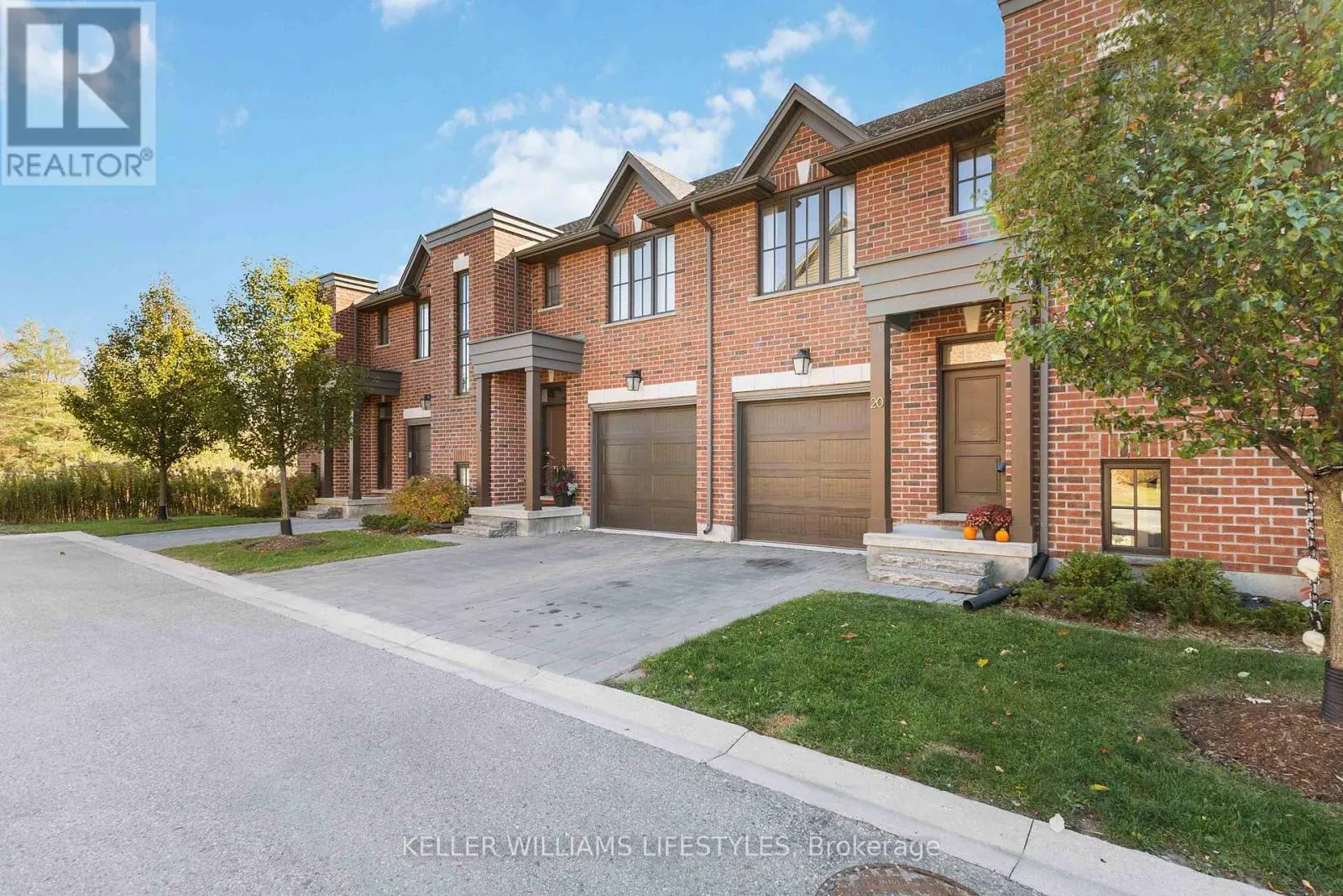 20 - 555 SUNNINGDALE ROAD E, #20