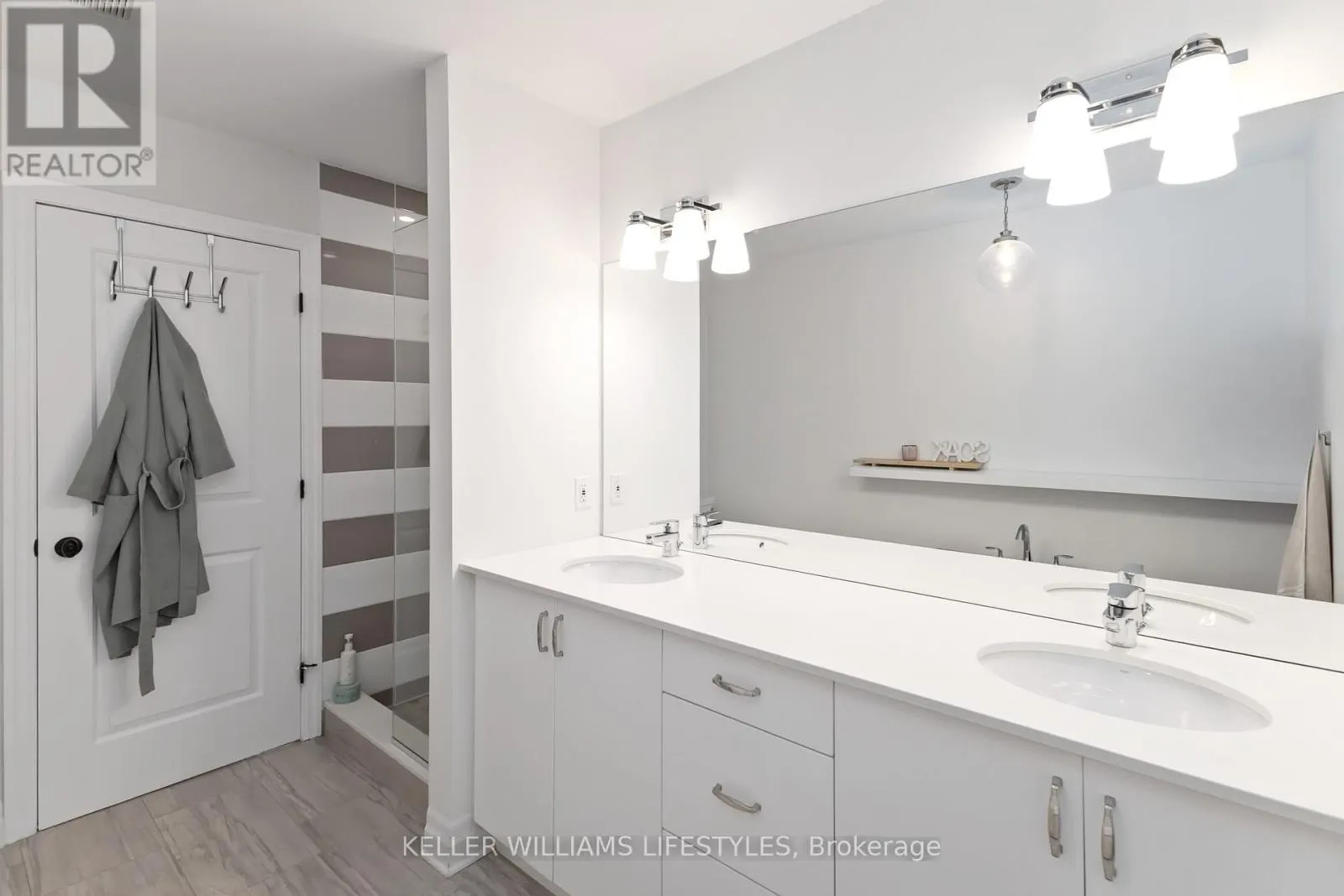 20 - 555 SUNNINGDALE ROAD E, #20